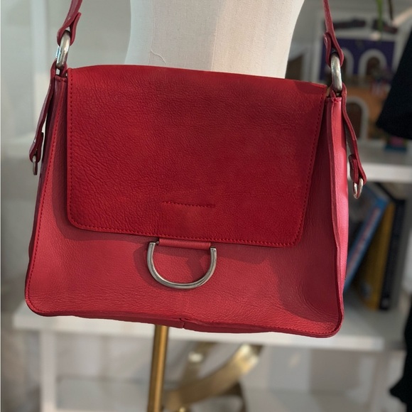 SAS hand made Red Leather Shoulder Bag - Picture 5 of 15